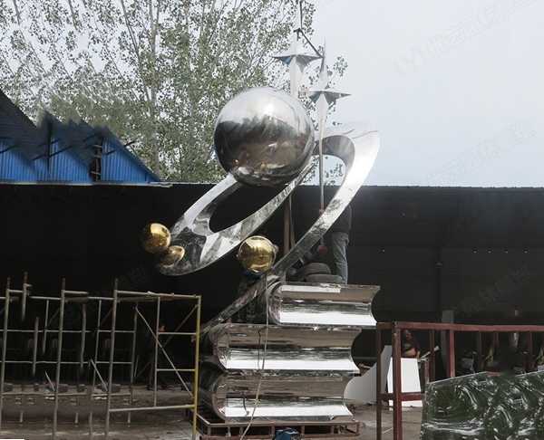 不銹鋼雕塑材料制造技術(shù)有什么？